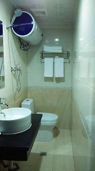 Xinyuan Business Hotel Luoyang  Bagian luar foto